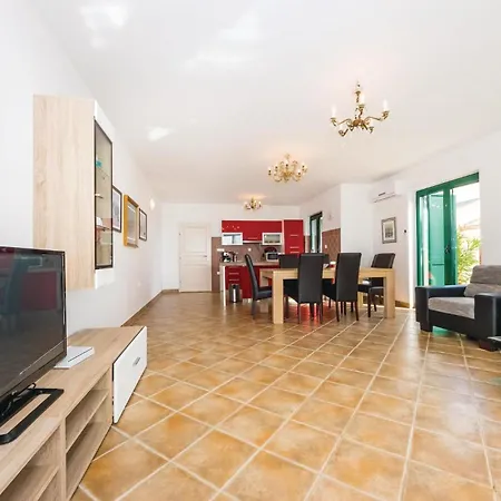 Tolle Wohnung In Privlaka Mit Wlan Apartment *